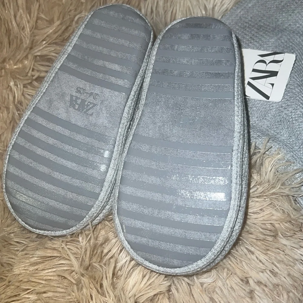 Zara Baby Gray Monochrome House Slippers - Size 24-25 (US size 8-9) NWT